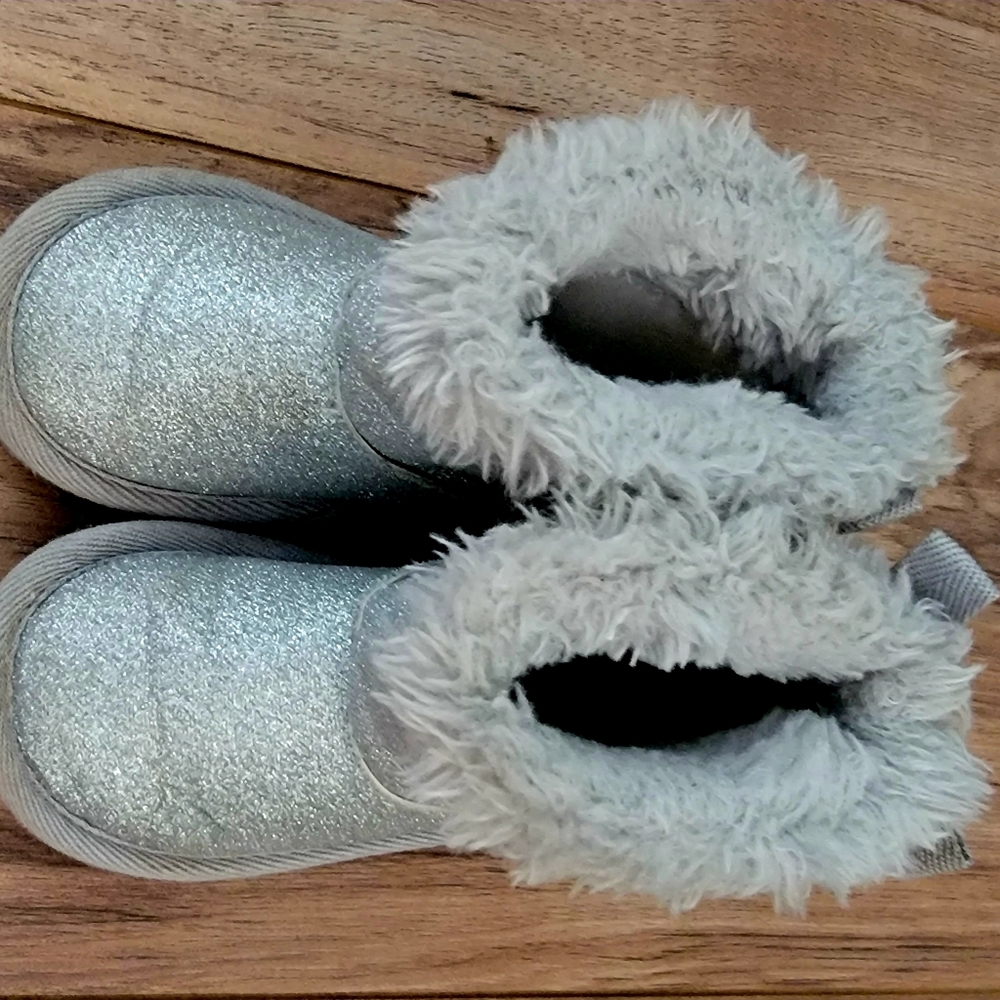 Kids sparkly boots